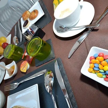 Serena Hotel